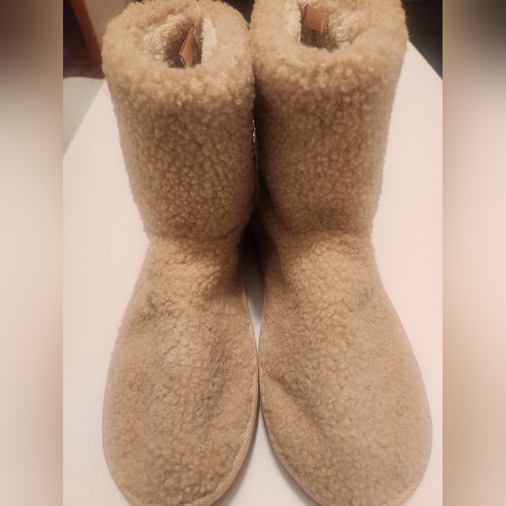 Old Navy Sherpa Faux‎ Fur Slip On Boot